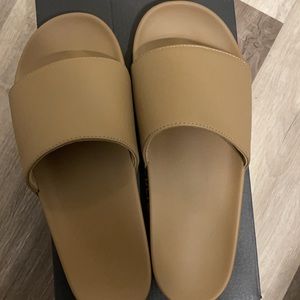Banana Republic pool slides